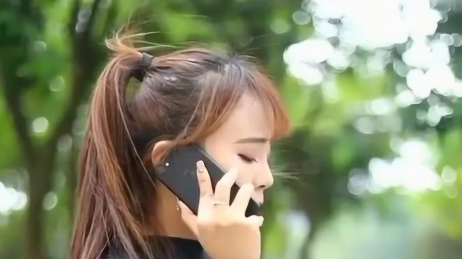 摆动小圆球